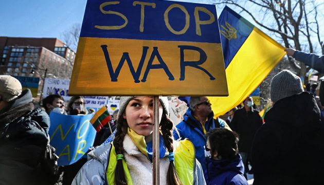 «I support Ukraine»: як у соцмережах висловлюються на підтримку українців