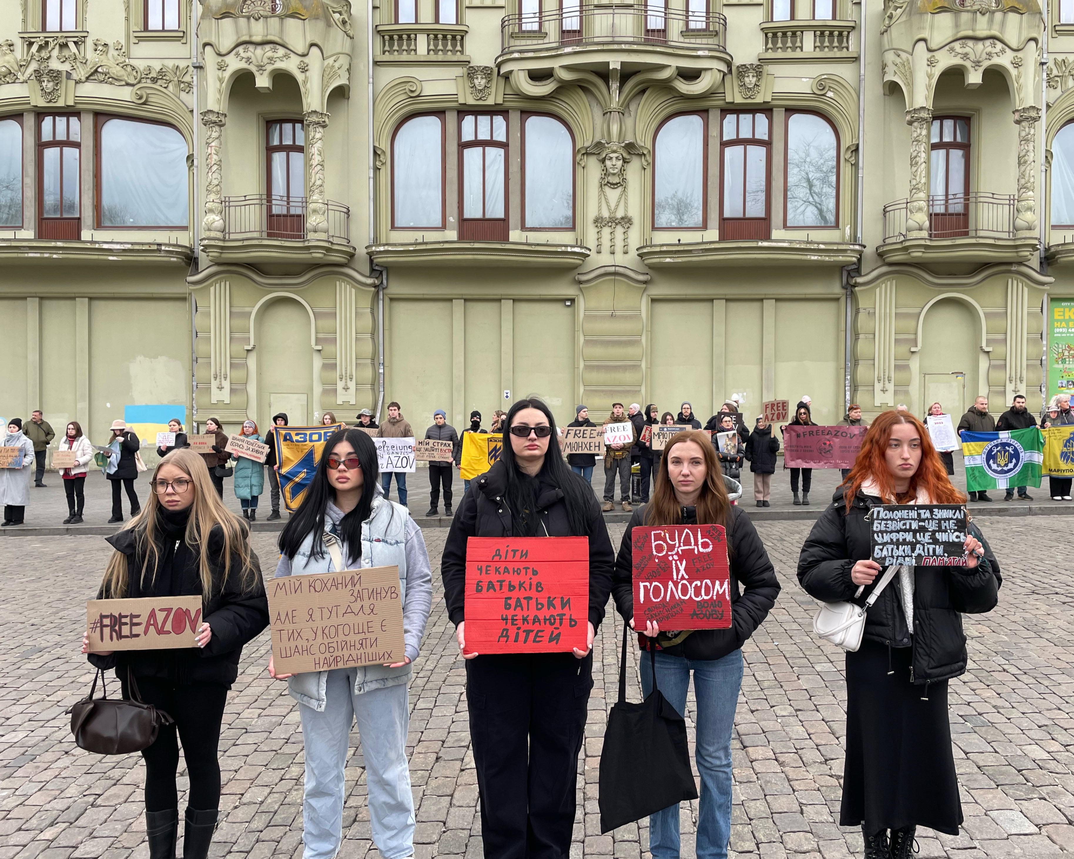 Біль у символах: в Одесі провели оновлену акцію “Free Azov”