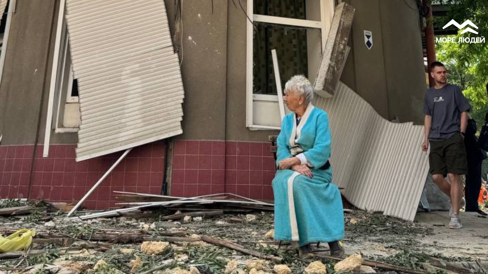 Загинули двоє людей та тварина: ворог атакував пологовий будинок та Одеський зоопарк