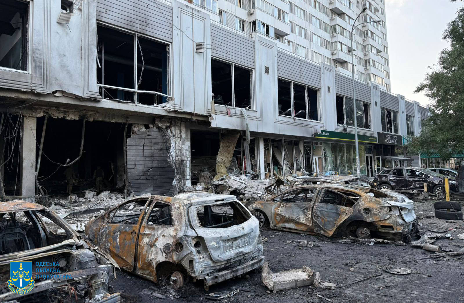 Ворог вночі бив по Одесі безпілотниками: які руйнування