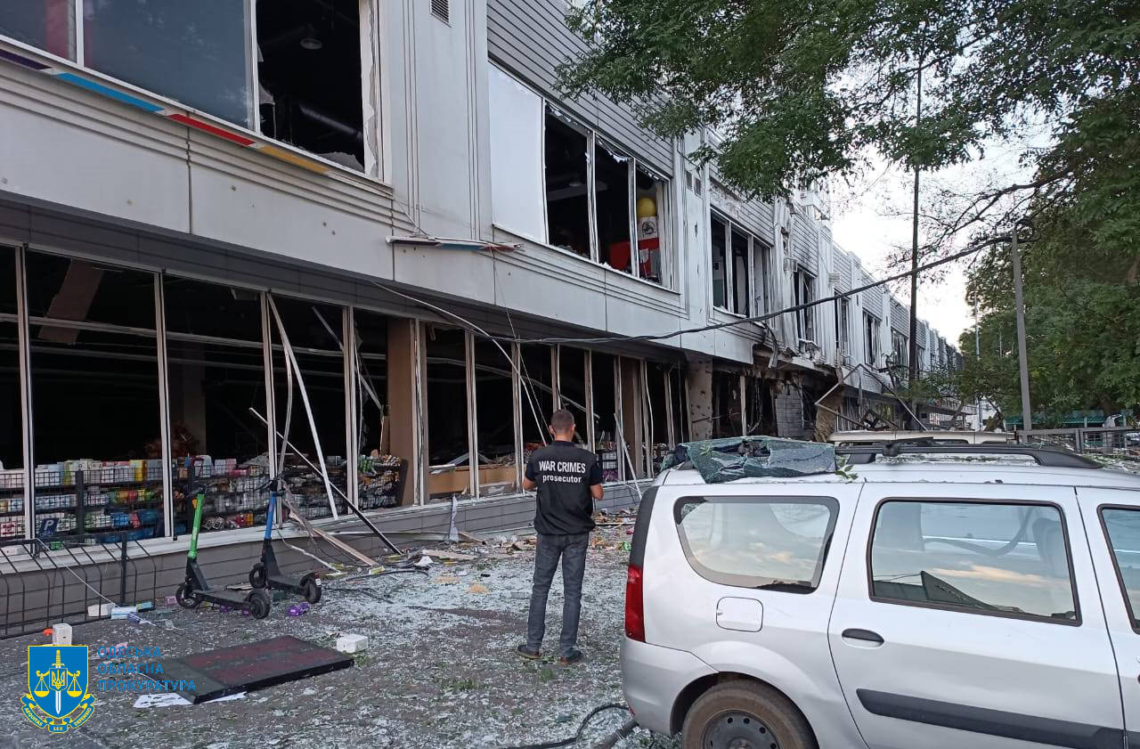 Ворог вночі бив по Одесі безпілотниками: які руйнування
