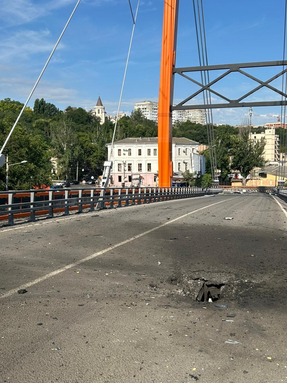 рф вгатила по Привозу і багатоповерхівці в Одесі: все, що відомо