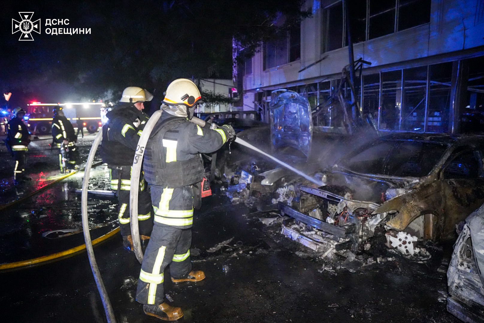 Ворог вночі бив по Одесі безпілотниками: які руйнування