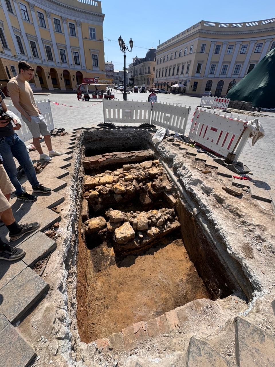 200 років суперечок: археологи відшукали Хаджибейський замок