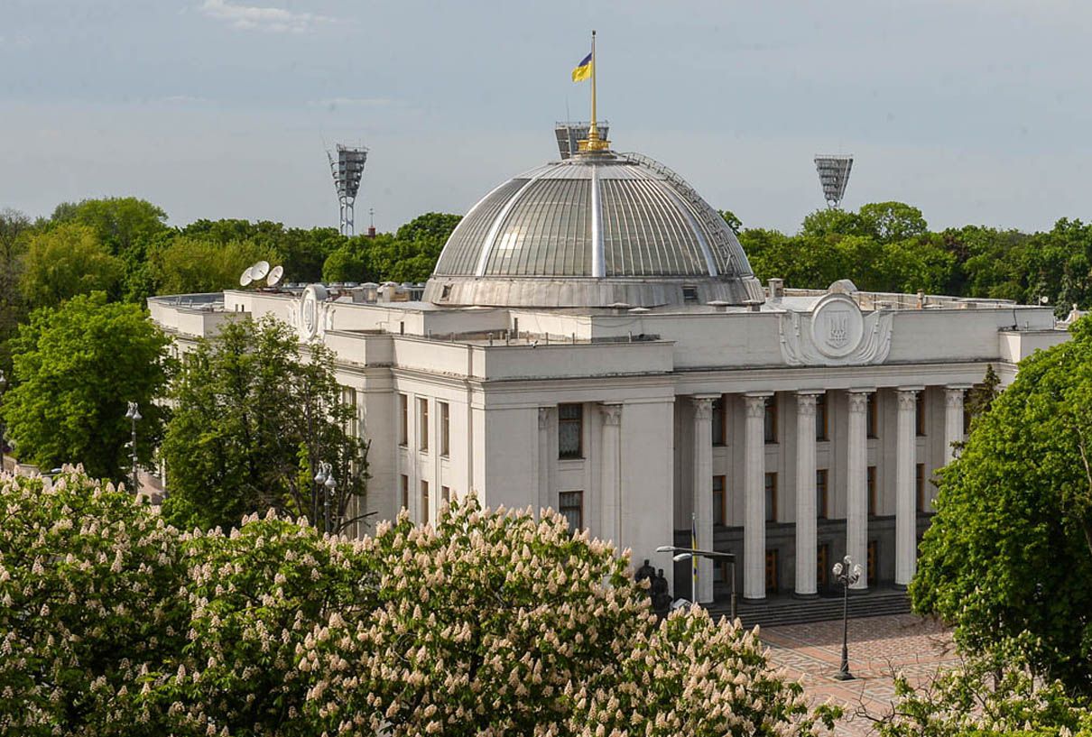 В Україні журналістів зможуть карати за ототожнення адвоката з клієнтом: що не так із законом №12320