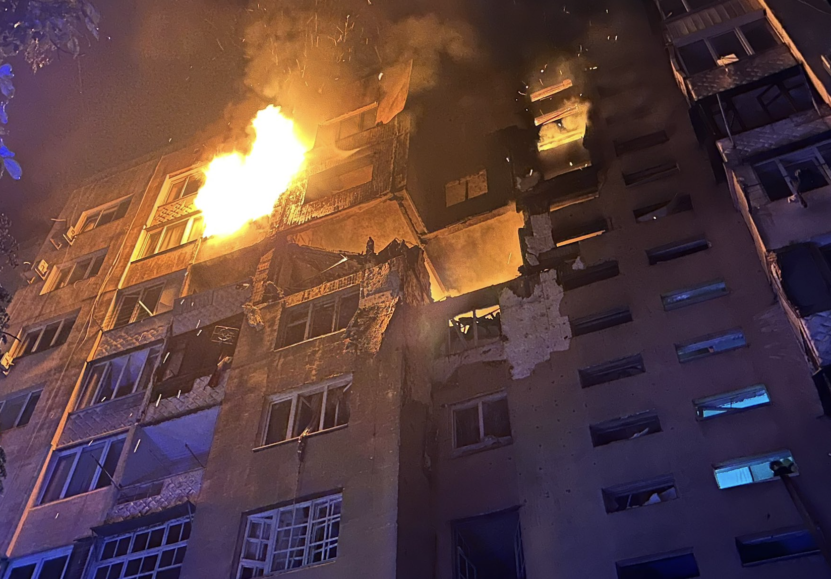 Росіяни вдарили дронами по багатоповерхівці в Одесі: все, що відомо