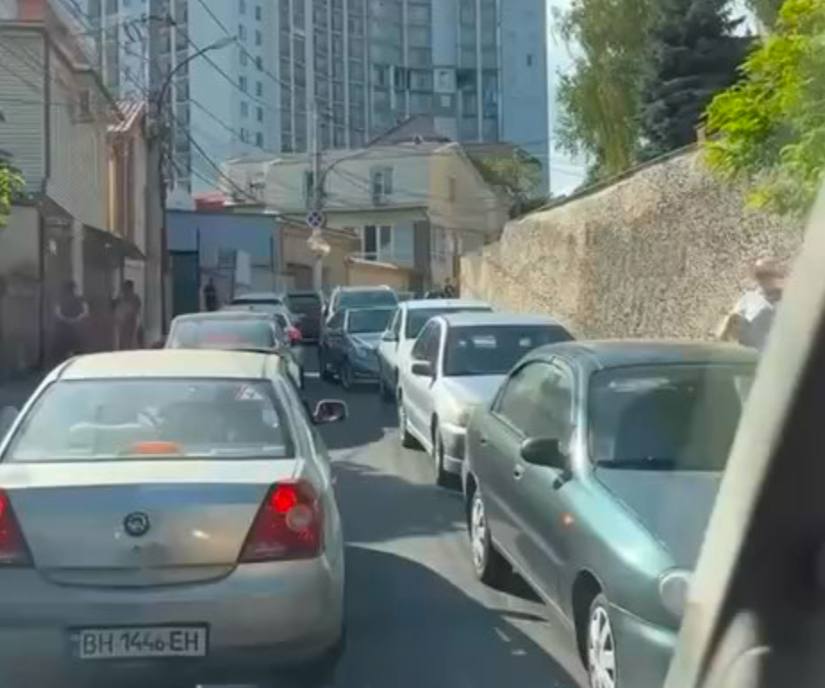 Швидка не змогла під’їхати до пляжу: як розв’язати проблему з організацією руху в Одесі