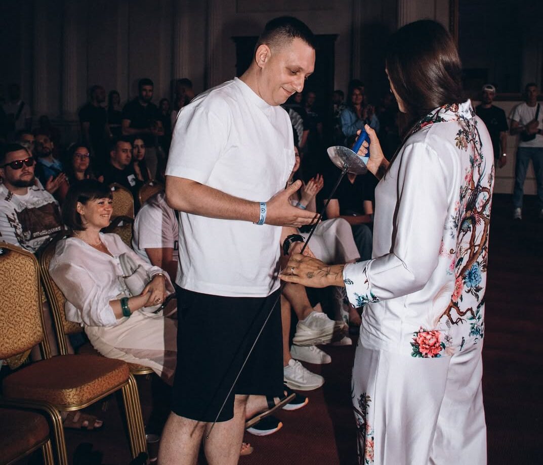 Олімпійська чемпіонка з Одеси допомогла зібрати 230 000 грн для ГУР