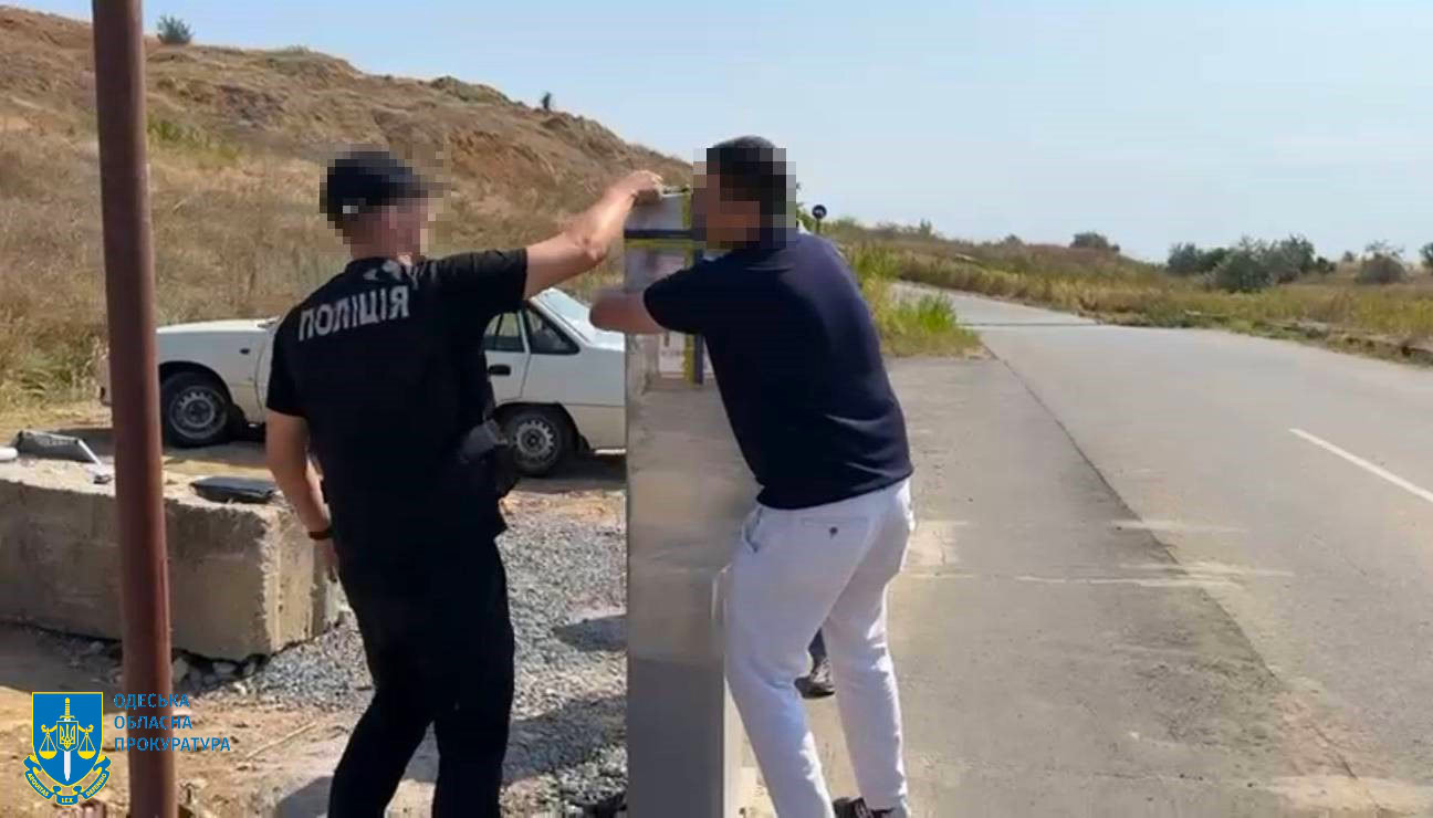 В Одесі прибирають шлагбауми біля моря: що відбувається