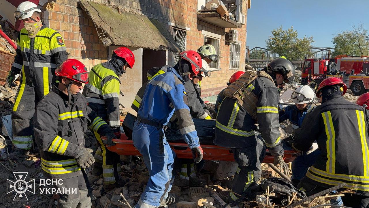 росія вночі масовано атакувала Київ. Серед загиблих діти