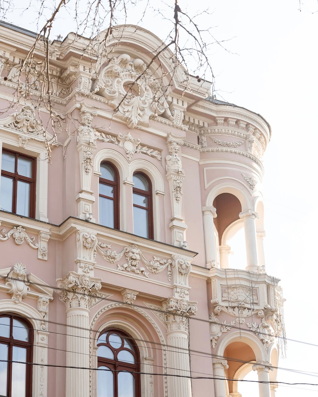 «Кіпіш через статую Брістоля»: що відбувається з відновленням готелю