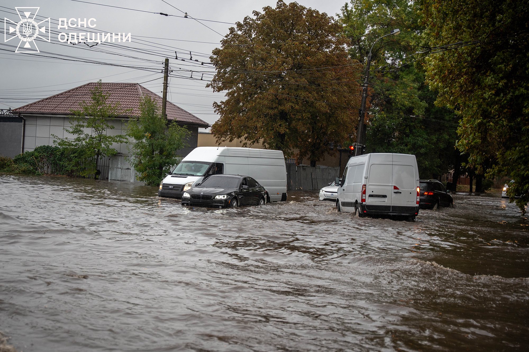 Одеса у воді: як місто переживає потужну зливу