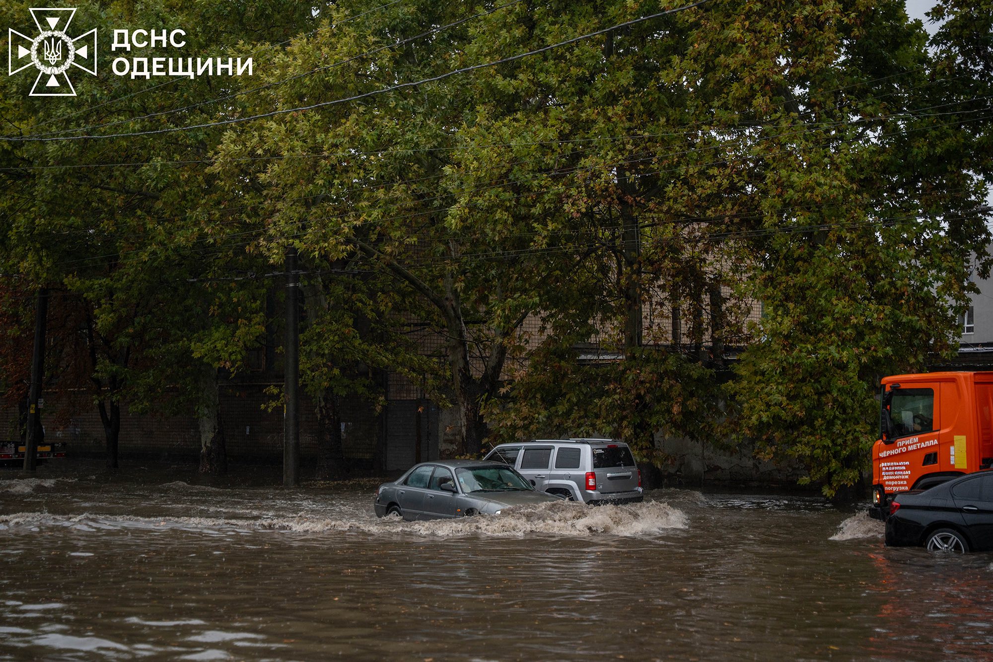 Одеса у воді: як місто переживає потужну зливу