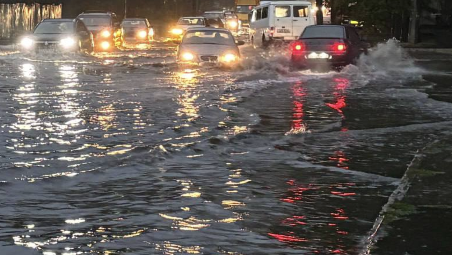 Одеса у воді: як місто переживає потужну зливу