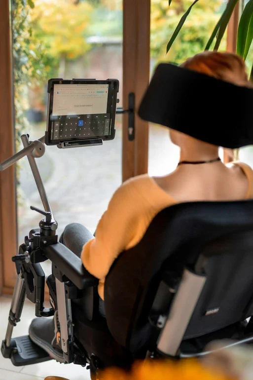 Книга, написана поглядом: в Одесі презентують роман «Проти вітру»