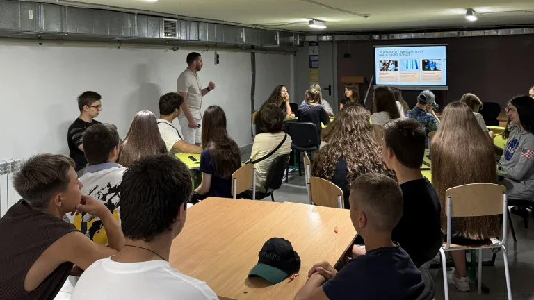 Чи можна навчити любові до тварин? В Україні запустили проєкт, що інтегрує гуманність у шкільну освіту