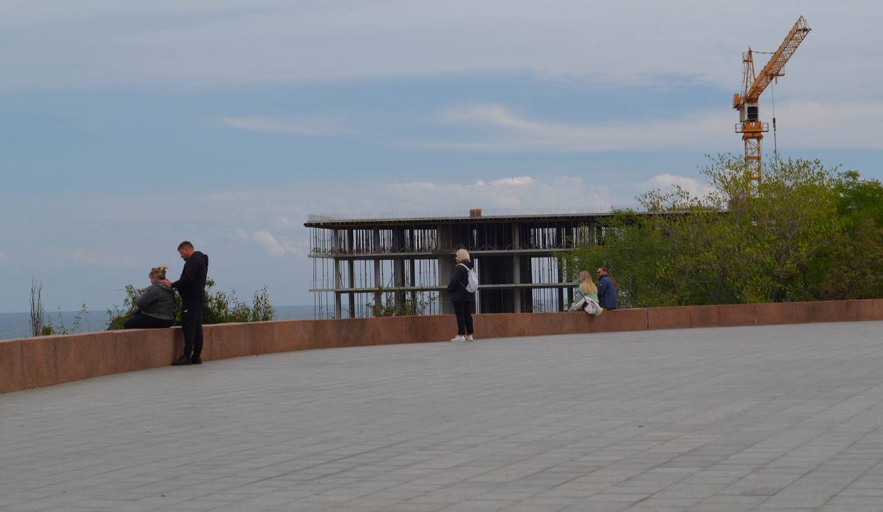 Хмарочос на Ланжероні, що вкрав краєвид: як Одеса втрачає вид на море