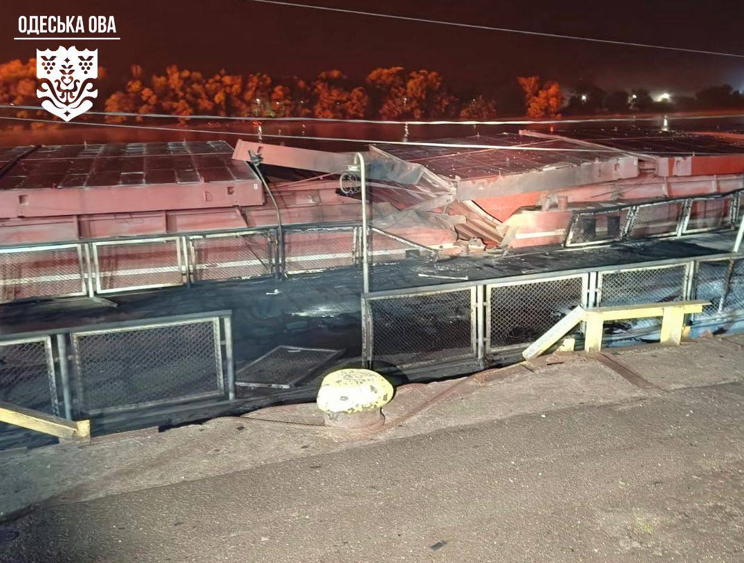 рф знову атакувала Одещину дронами: загорілося обладнання на турецькому судні