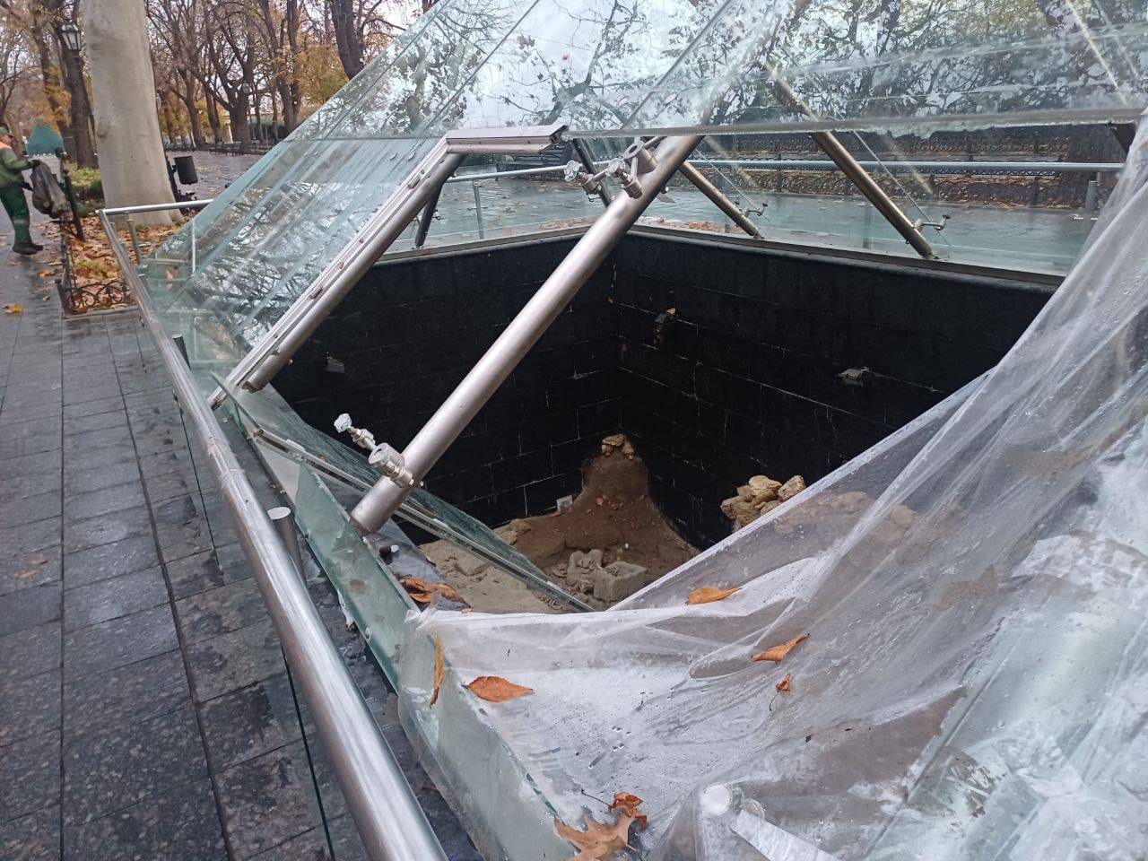 У центрі Одеси пошкодили піраміду-музей: що там зберігається