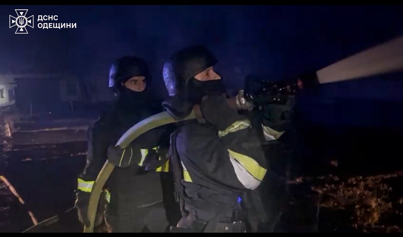 Масована атака дронами на Одещину: пошкоджено енергетичні об’єкти й залізничне депо