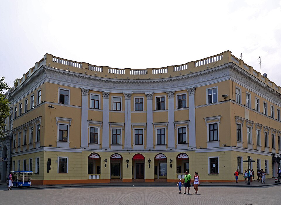 «Мак» за Дюком: чи збереже McDonald’s цілісність Приморського бульвару