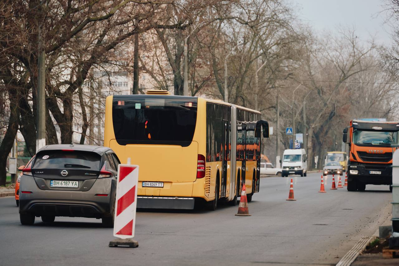 В Одесі збільшили кількість соціальних автобусів: зміни у розкладі у грудні 2025
