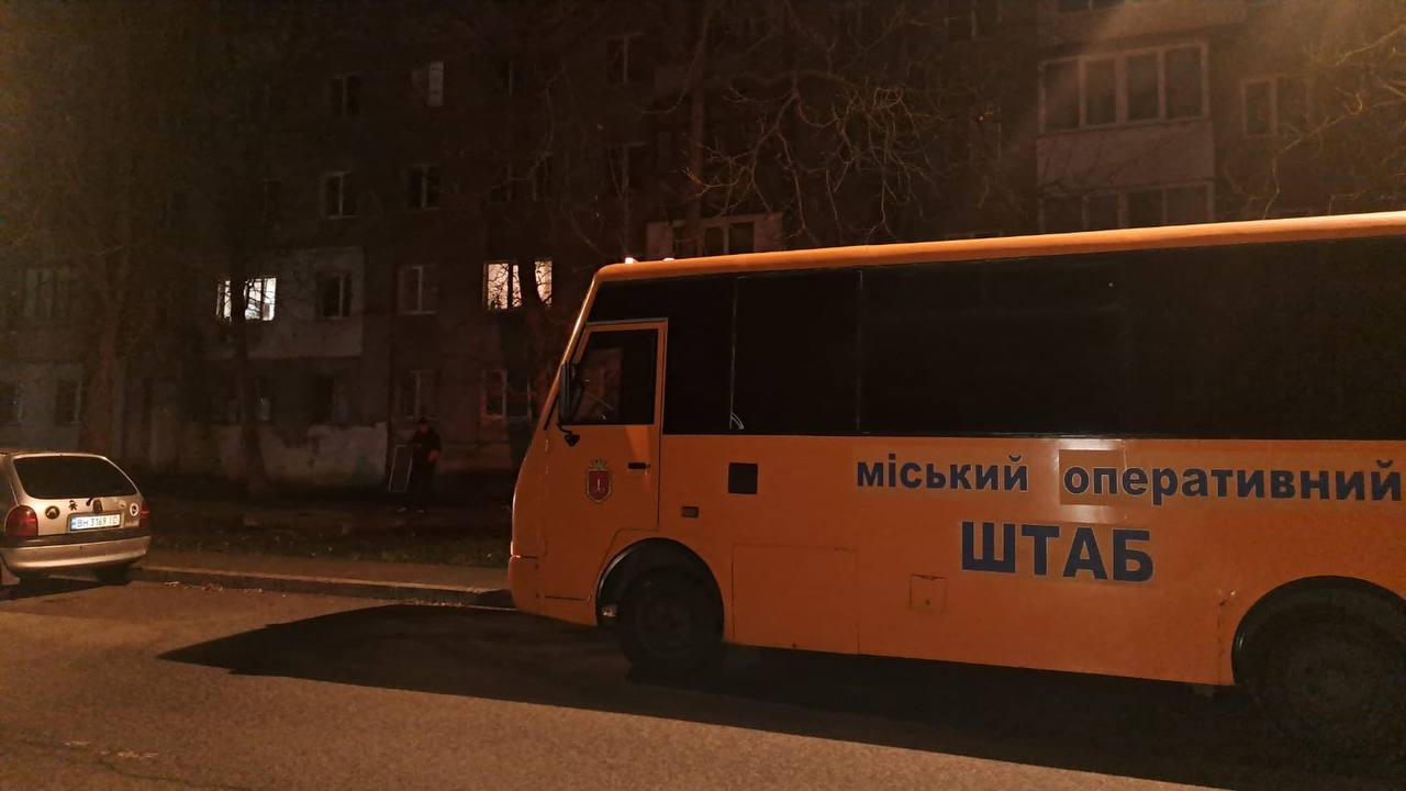 Нічна атака рф на Одесу: пошкоджена енергетика, залізниця та житлові будинки