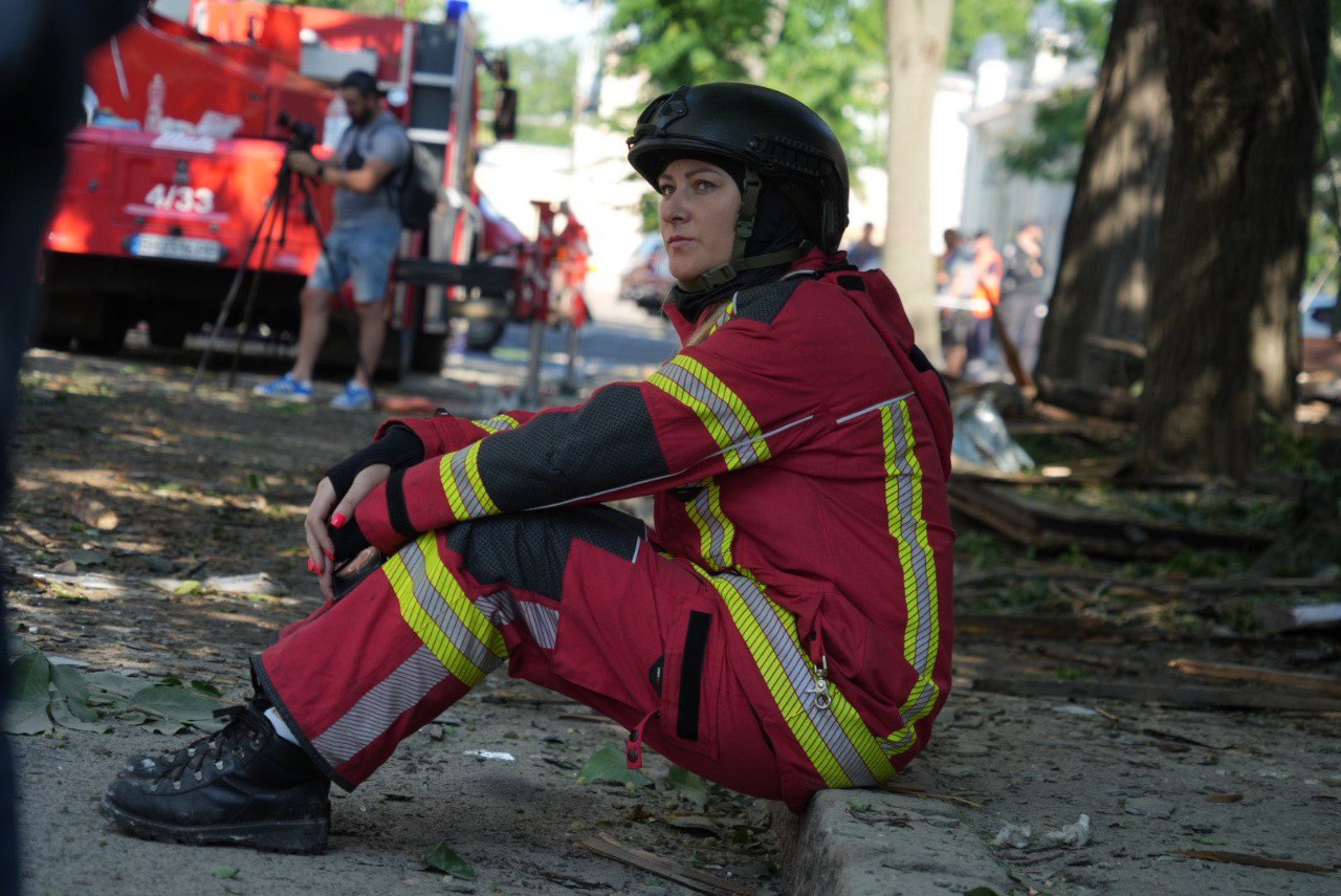 «Щоб зняти рятувальника у вогні, треба бути у вогні». Історія речниці ДСНС Одещини Марини Аверіної