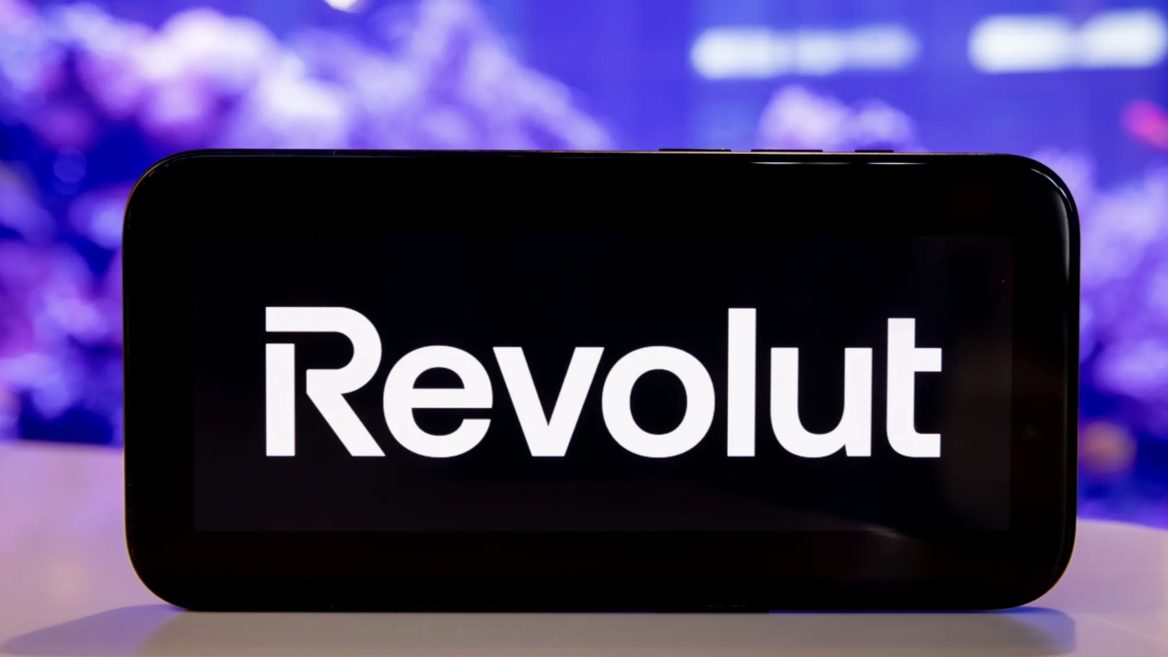 60 днів на виведення коштів: Revolut припинить роботу в Україні