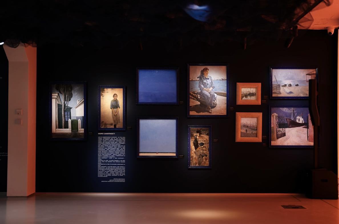 «МОРЕ» у Львові: як виставка ОНХМ повертає українським художникам їхню історію