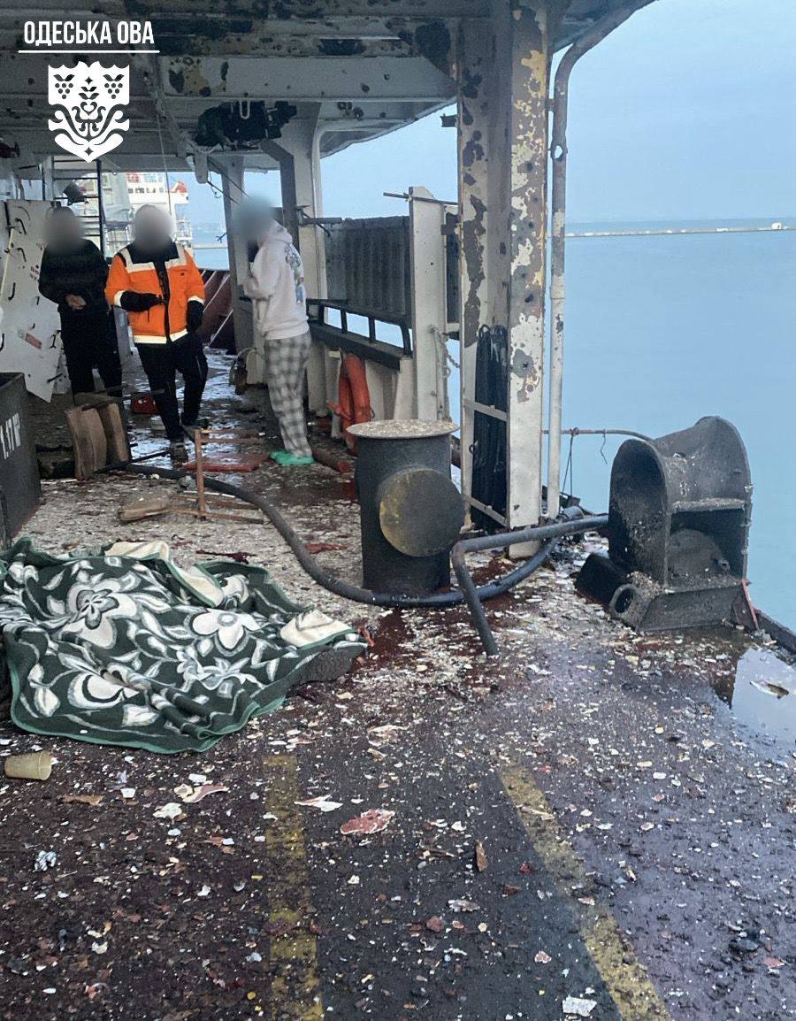 рф атакувала цивільні судна на Одещині: є загиблий