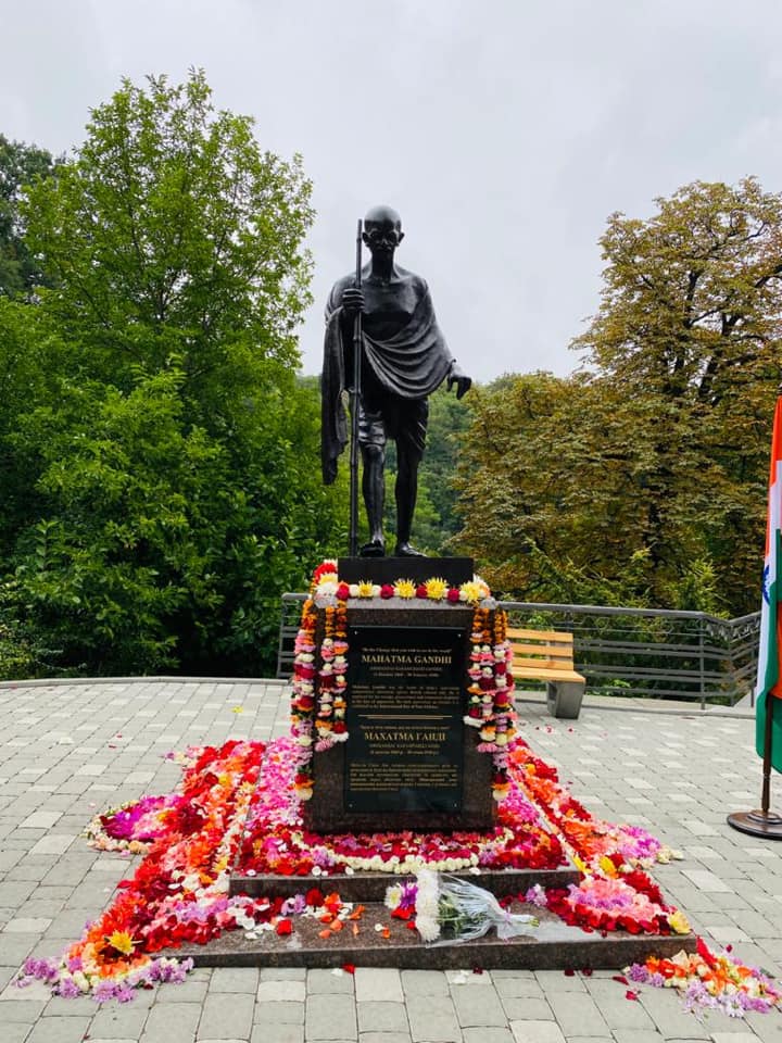 «Це було у Кринках»: історія скульптора Ярослава, який став морпіхом