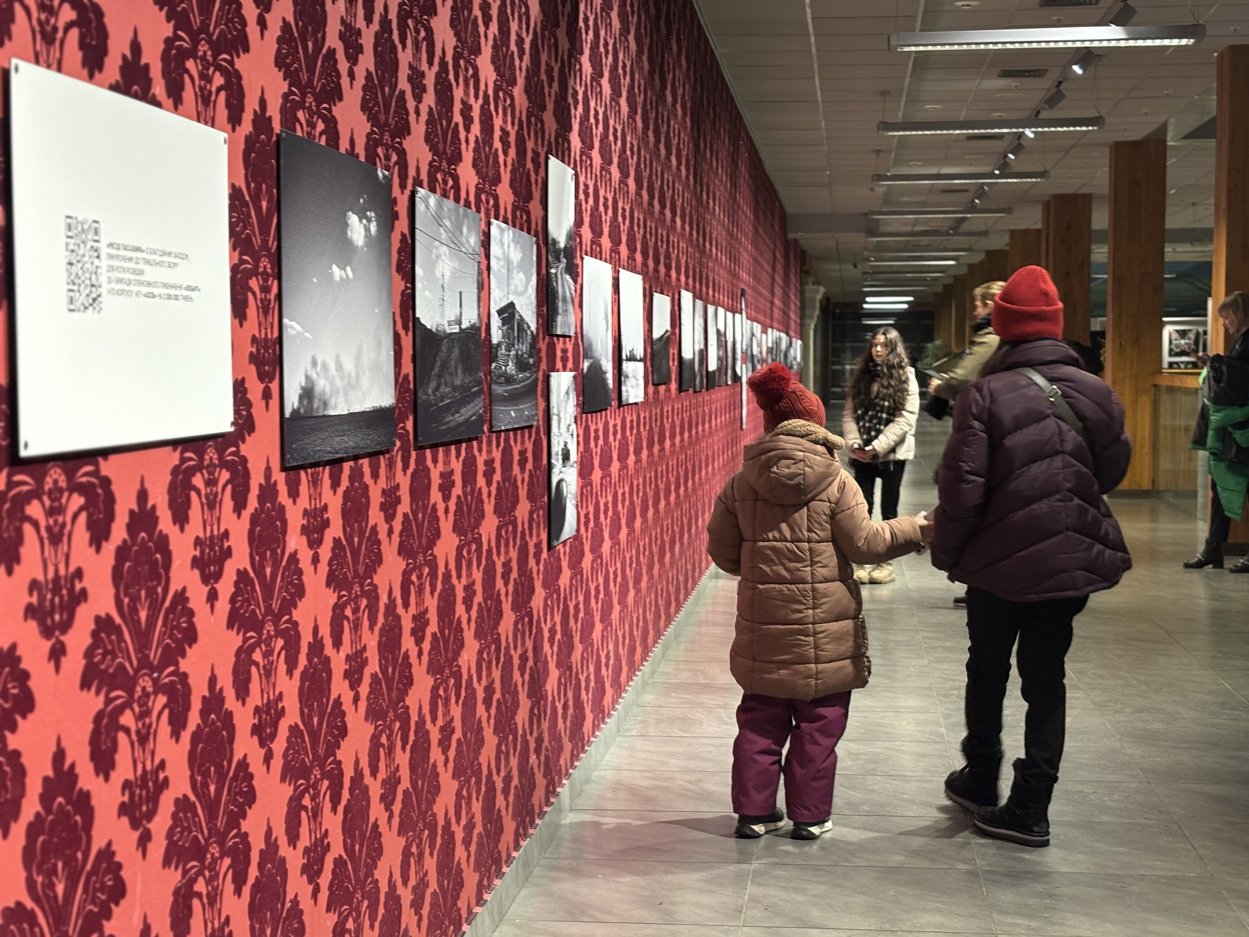 Дорога як щоденник війни: в Одесі відкрилася благодійна виставка Віктора Голікова