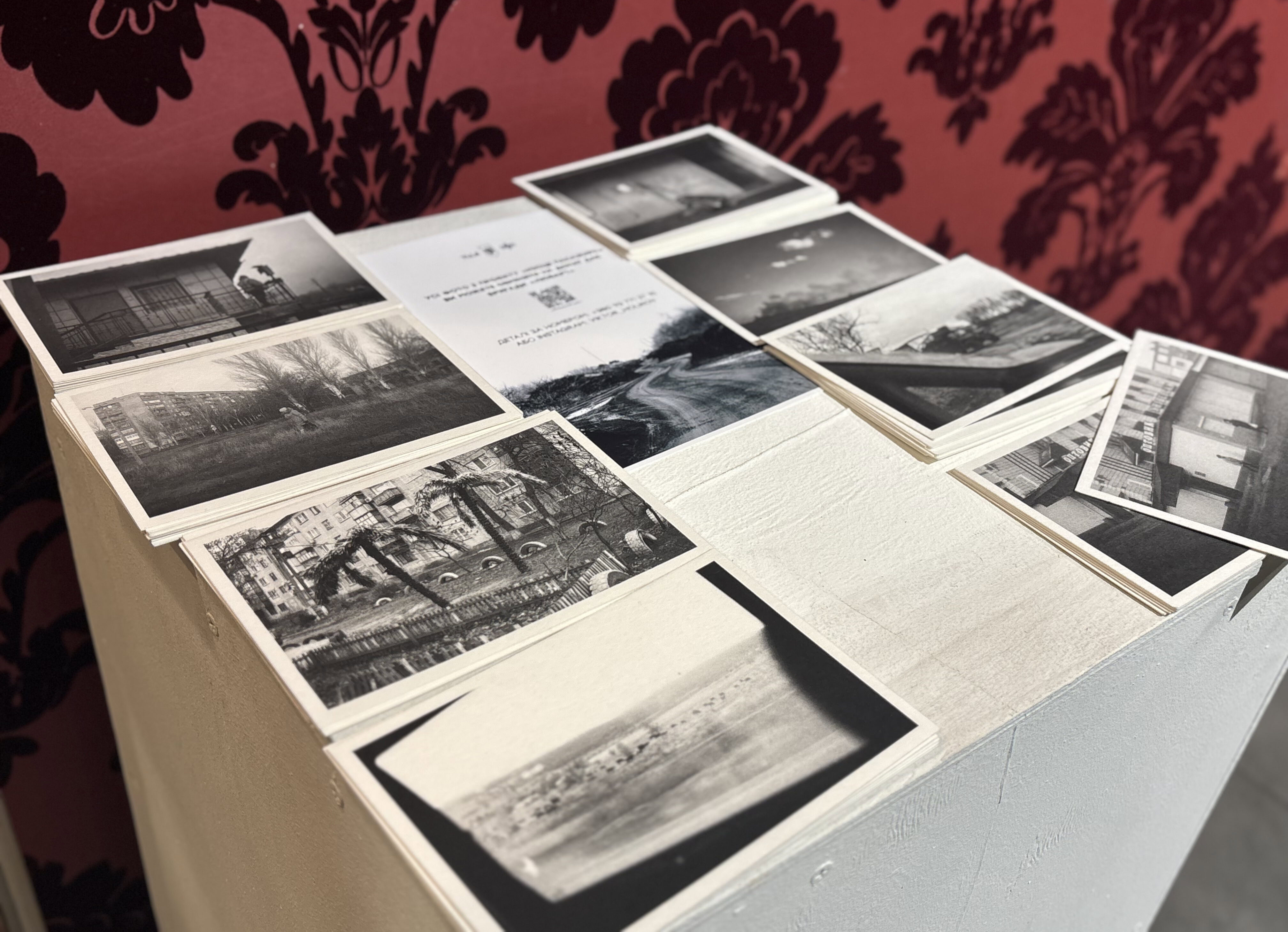 Дорога як щоденник війни: в Одесі відкрилася благодійна виставка Віктора Голікова