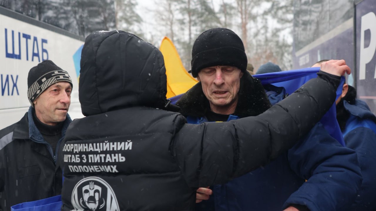 Перший обмін полоненими у 2026 році: Україна повернула 157 військових та цивільних