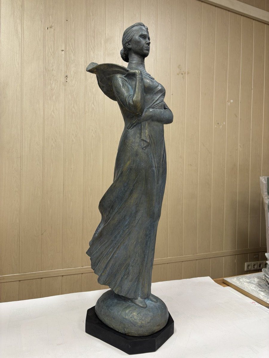 Кіпіш навколо пам’ятника Лесі Українці в Одесі: за що критикують проєкти