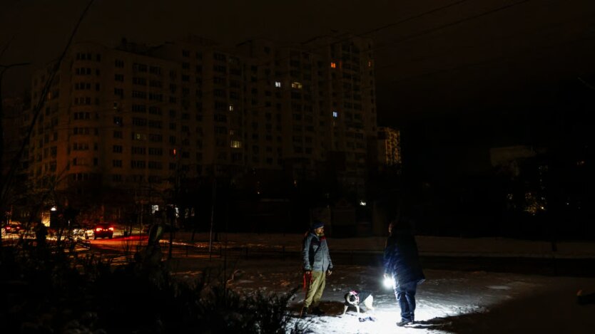 Небезпечні лайфхаки: що не допоможе зігрітися під час блекаутів